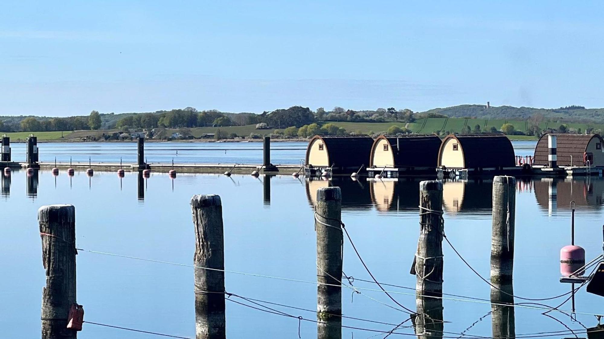 Hausboot Dotterbart Hotel Gager Bagian luar foto